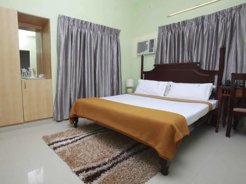 Hotel Crescent Inn Chennai Luaran gambar