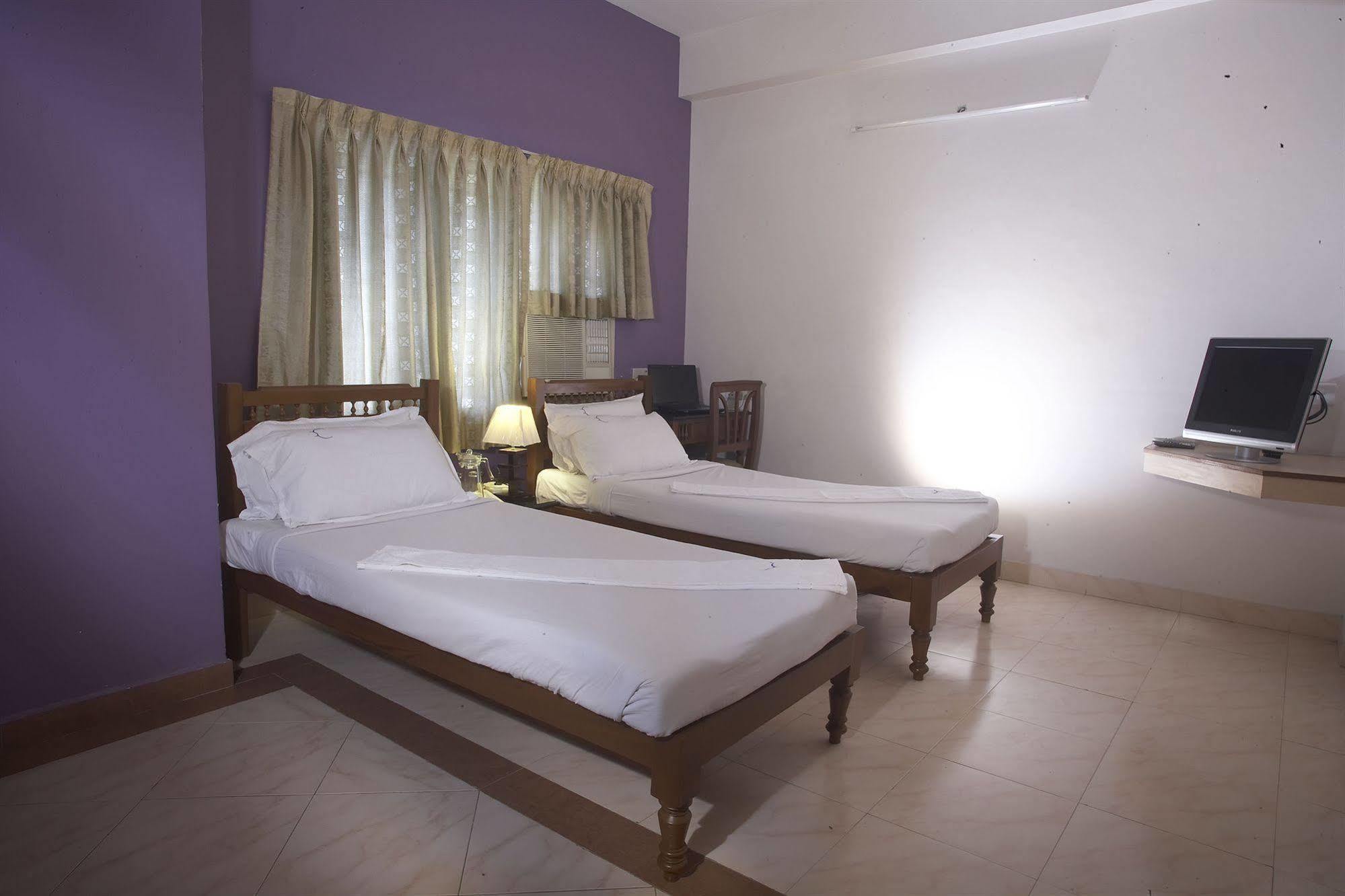 Hotel Crescent Inn Chennai Luaran gambar